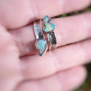 deux opales d'Ethiopie montée en bague, support argent massif