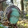 Chrysoprase boulder en pendentif, pierre naturelle utilisée en lithothérapie, bijou pour femme