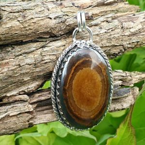 Pendentif en oeil de tigre, d'une qualité rare et exceptionnelle, pierre naturelle de protection