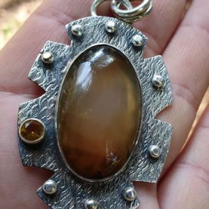 Agate du montana véritable, montée sur pendentif tribal original