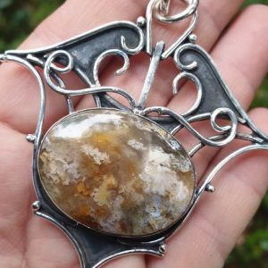 Pendentif en agate plume, pierre naturelle, montée en pendentif au look tribal