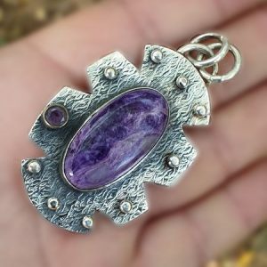 Pendentif en charoite, pierre naturelle Russe violette, pendentif vintage