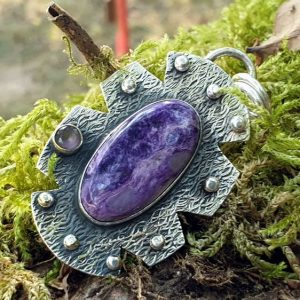Pendentif en charoite, pierre naturelle Russe violette, pendentif vintage