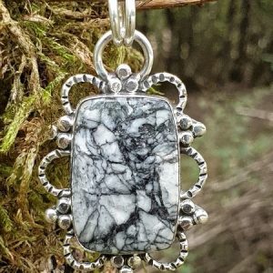 pendentif pinolite, en argent et au look vintage