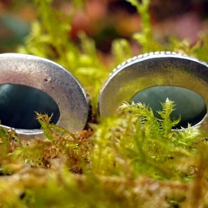 Paire de boucles d'oreilles en aigue marine, ou aquamarine, façon vintage baroque