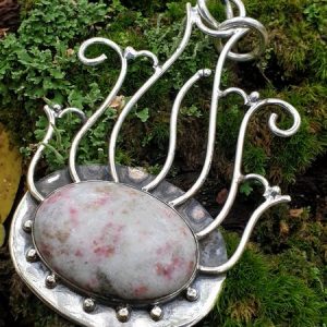 Pendentif en cinabre, pierre naturelle véritable, pierre de force et de courage