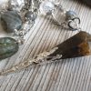 collier pendule en labradorite, inspiration elfique avec perles de verre autrichien