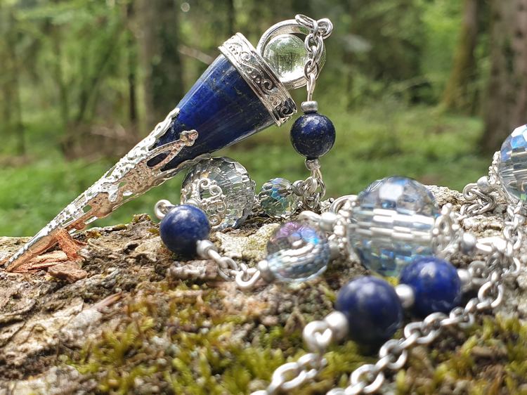 Collier pendule pendentif en lapis lazuli, thème de l'egypte avec perles en verre